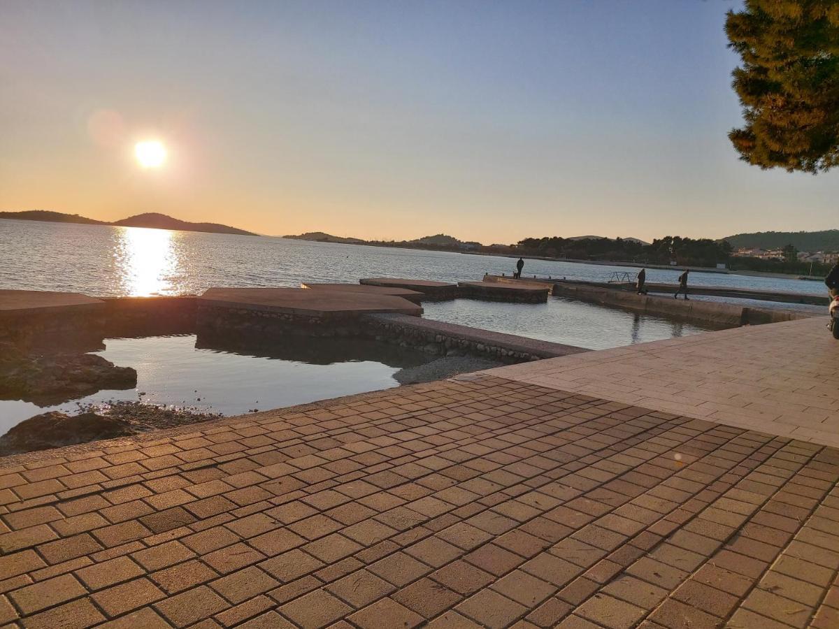 Apartman Arija-Pino Vodice Esterno foto