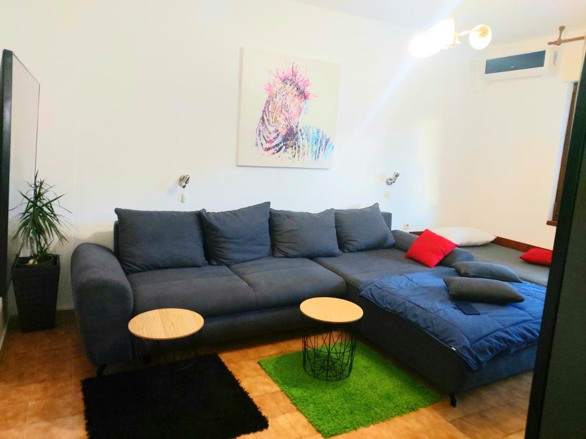 Apartman Arija-Pino Vodice Esterno foto